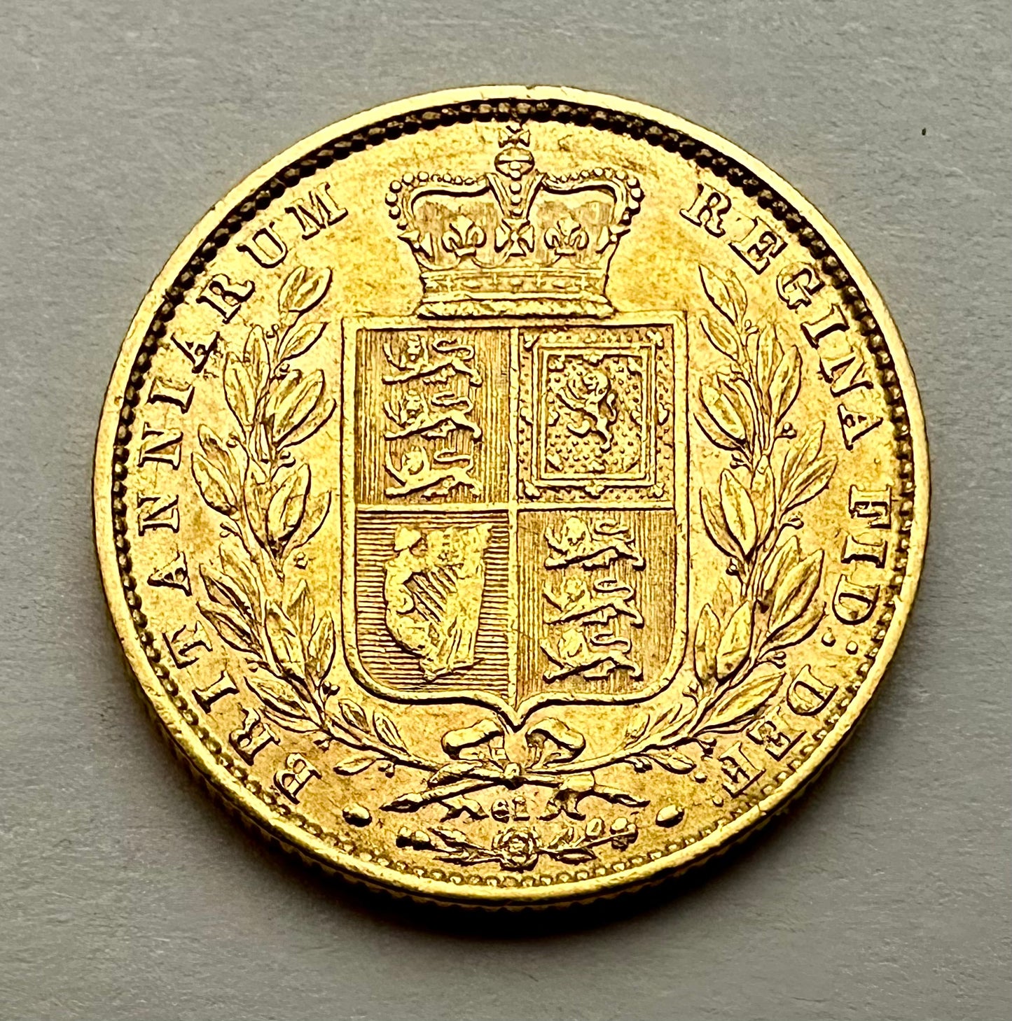 1872 Victoria Gold Full Sovereign Shield Back - Die 61