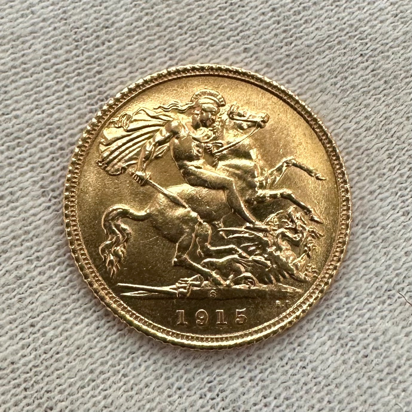 1915 Sydney Gold Half Sovereign - A UNC/ Extremely Fine