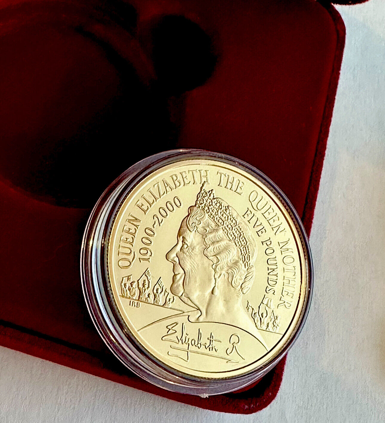 The Queen Mother Centenary Year Gold Proof £5 Crown - Boxed And COA