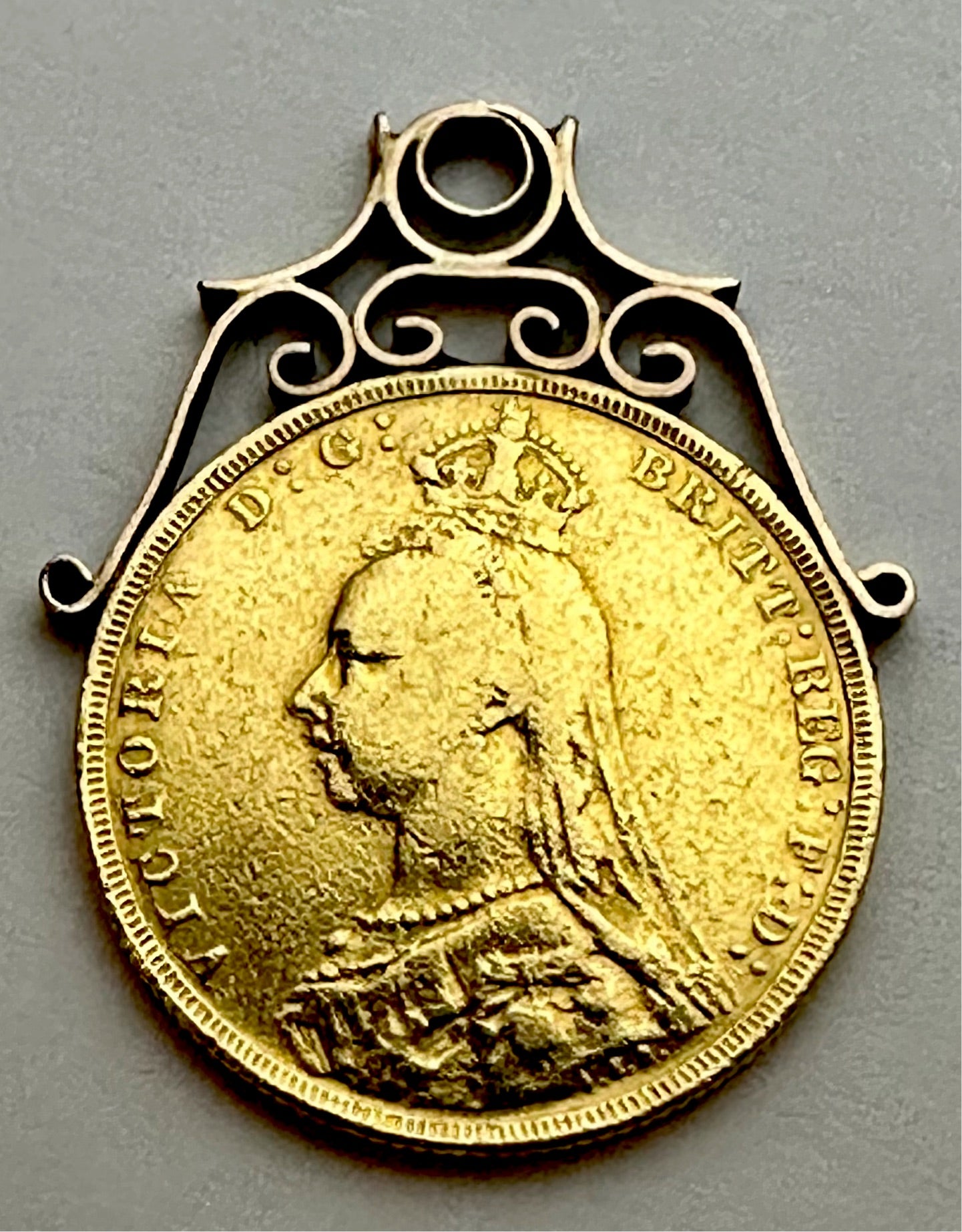 1892 Victoria Jubilee Head Full Gold Sovereign In Mount