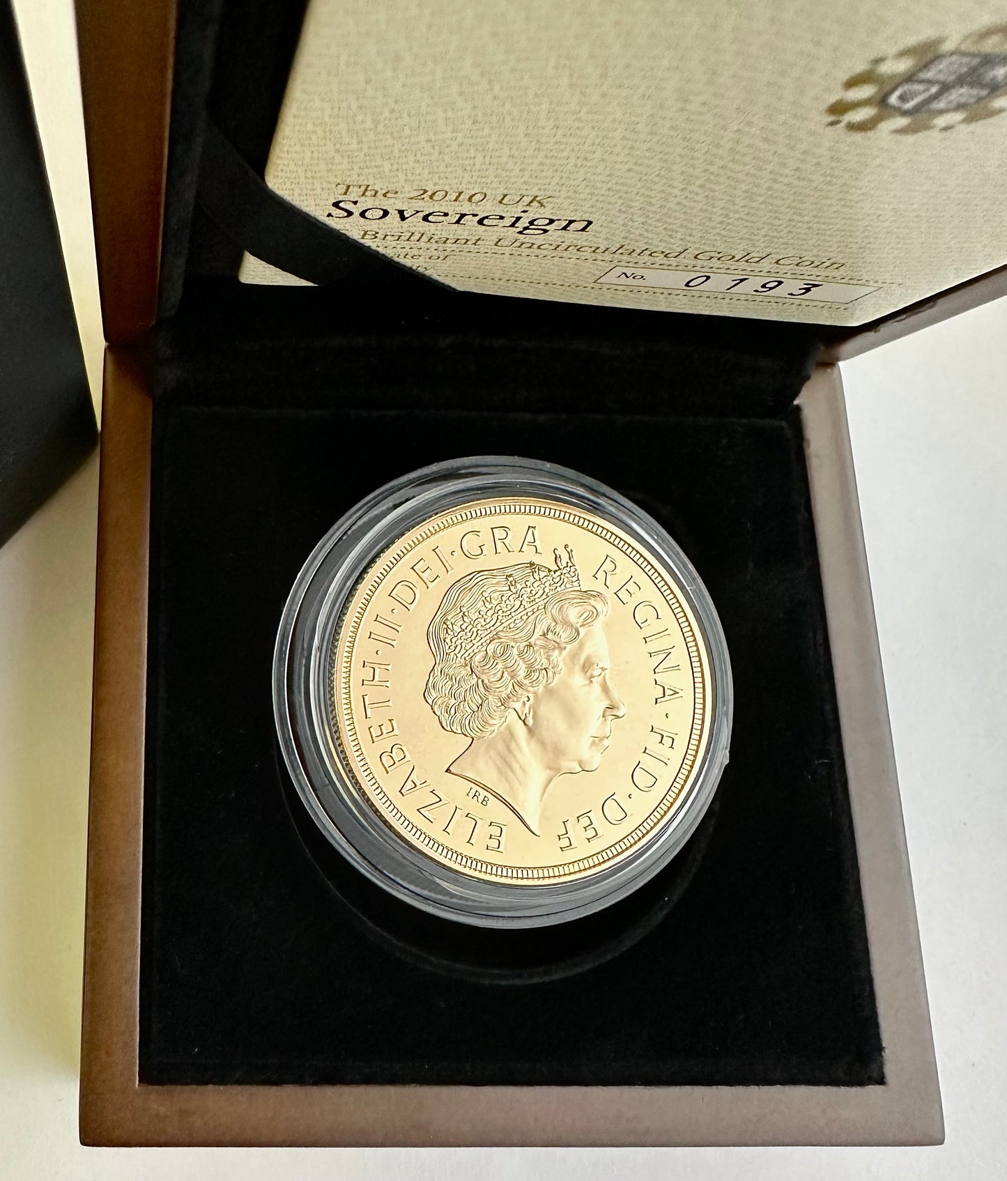 2010 Brilliant Uncirculated 5 Sovereign - Boxed and COA