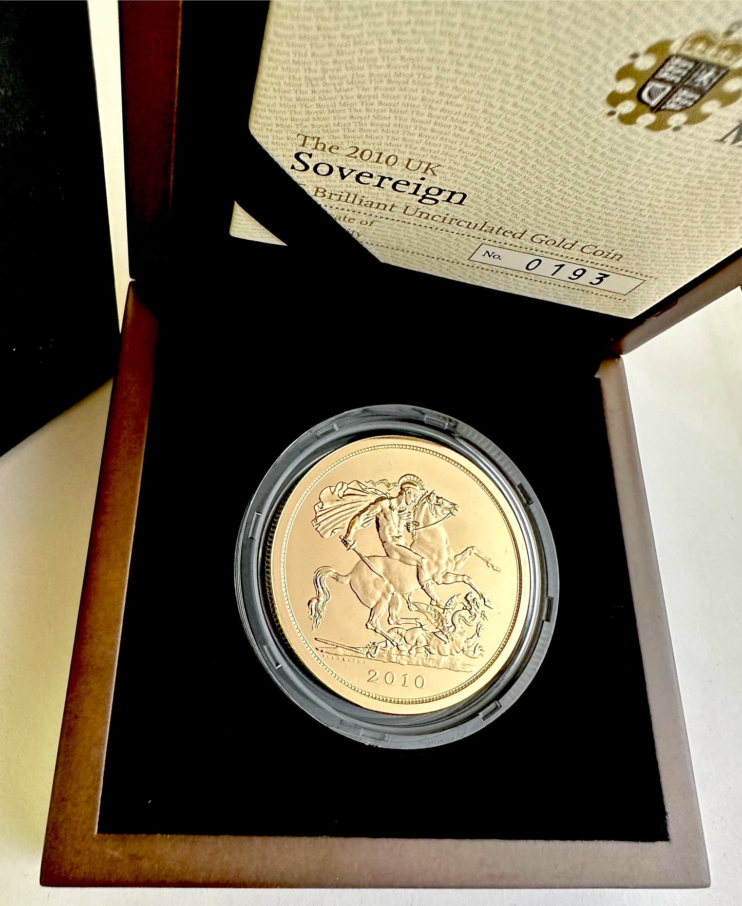 2010 Brilliant Uncirculated 5 Sovereign - Boxed and COA